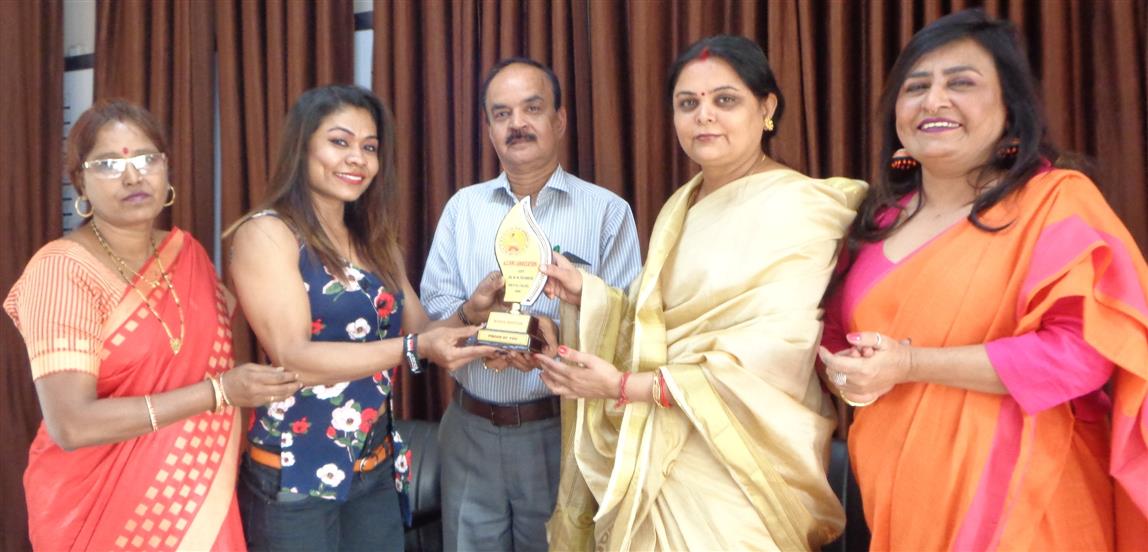 एलुमनी सम्मेलन  पुराने साथियों से मिलकर किया धमाल 