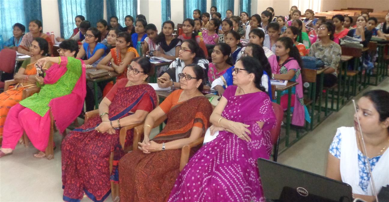 गर्ल्स काॅलेज में प्राणीशास्त्र में ‘अकादमिक सप्ताह’ का आयोजन