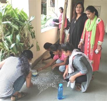 पारम्परिक अल्पना कार्यशाला	
