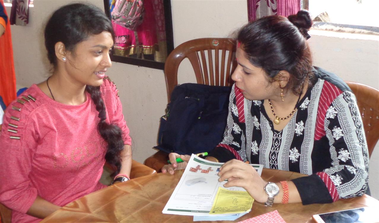 गल्र्स काॅलेज में  हेल्थ चेकअप कैंप का आयोजन  बोन डेसिंटी एवं न्यूरोपैथी की जांच की गयी